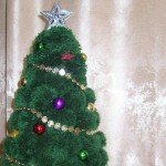 Зеленая красавица из шерстяных ниток