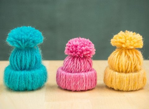 souvenir hat from yarn